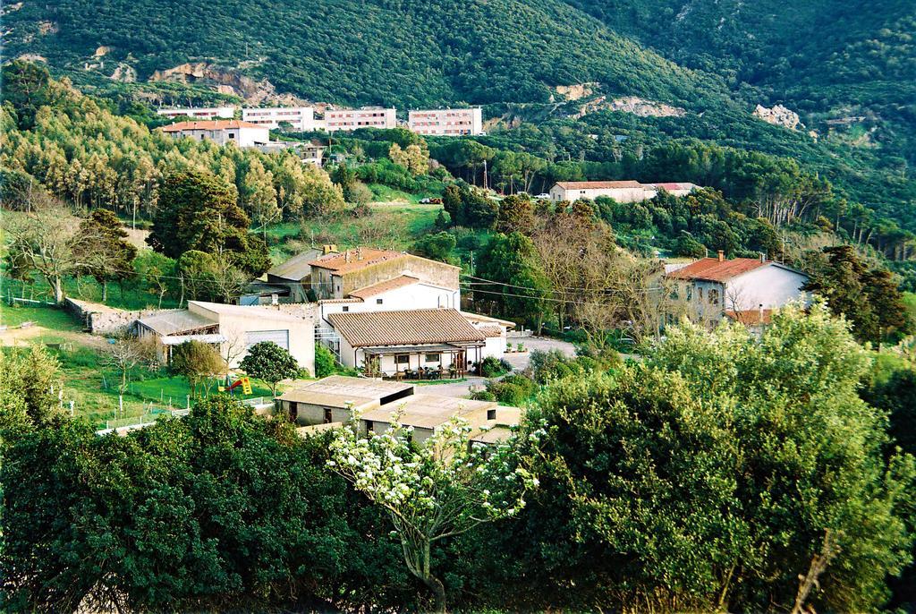 Agriturismo Satanca อาร์บุส ภายนอก รูปภาพ